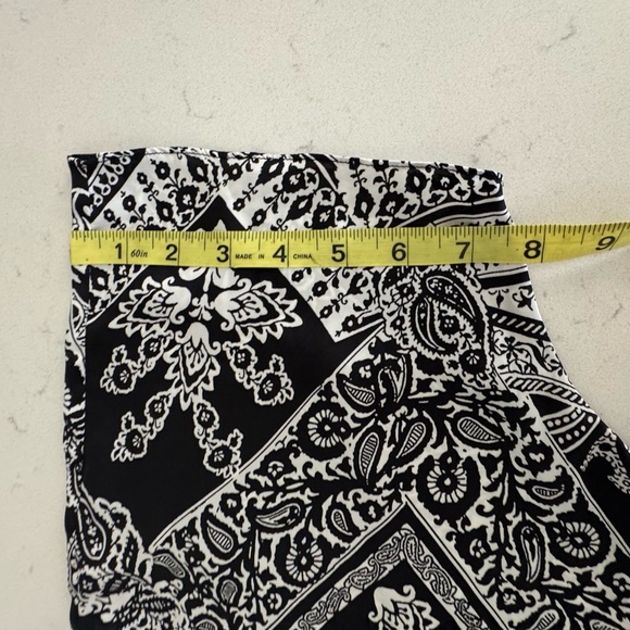 Ralph Lauren Blouse Black and White Patterned Short Sleeve size s - Picture 7 of 7